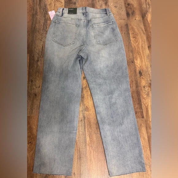 Women's High Rise Distressed Slim Straight Jeans - Wild Fable Medium Wash 6 NWT - Picture 5 of 11
